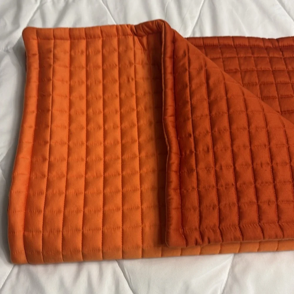 CRATE & BARREL Tangerine Two-toned Quilted (2) Standart Pillow Shams 20 X 26
